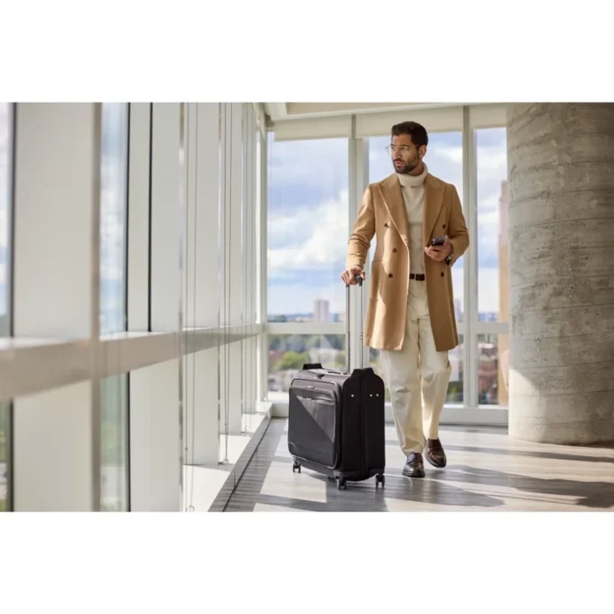 Silhouette 18 Softside-Kleidersack mit Rollen